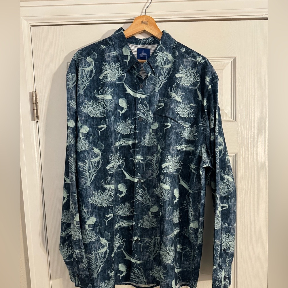 Guy Harvey Button-Up Shirt in Navy and Light Blue